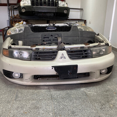 Frontal Mitsubishi Galant 2002