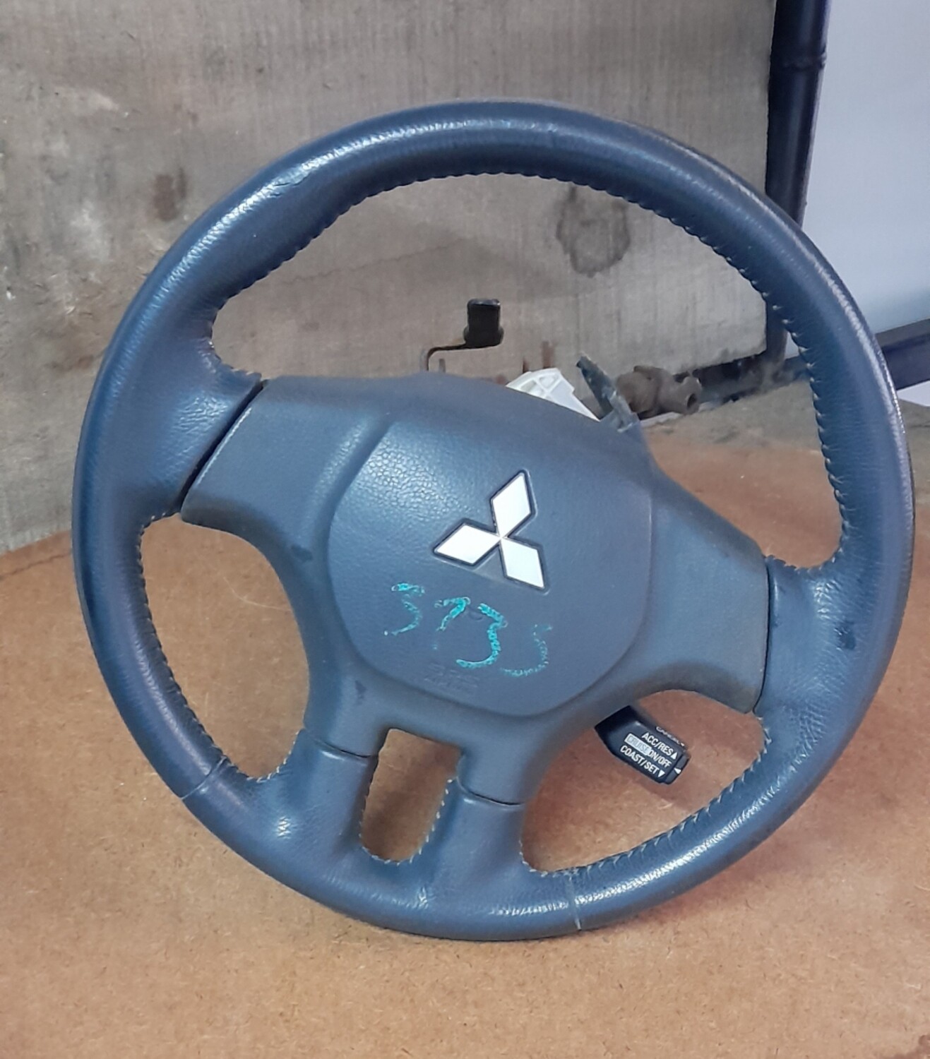 Volante Mitsubishi 3135