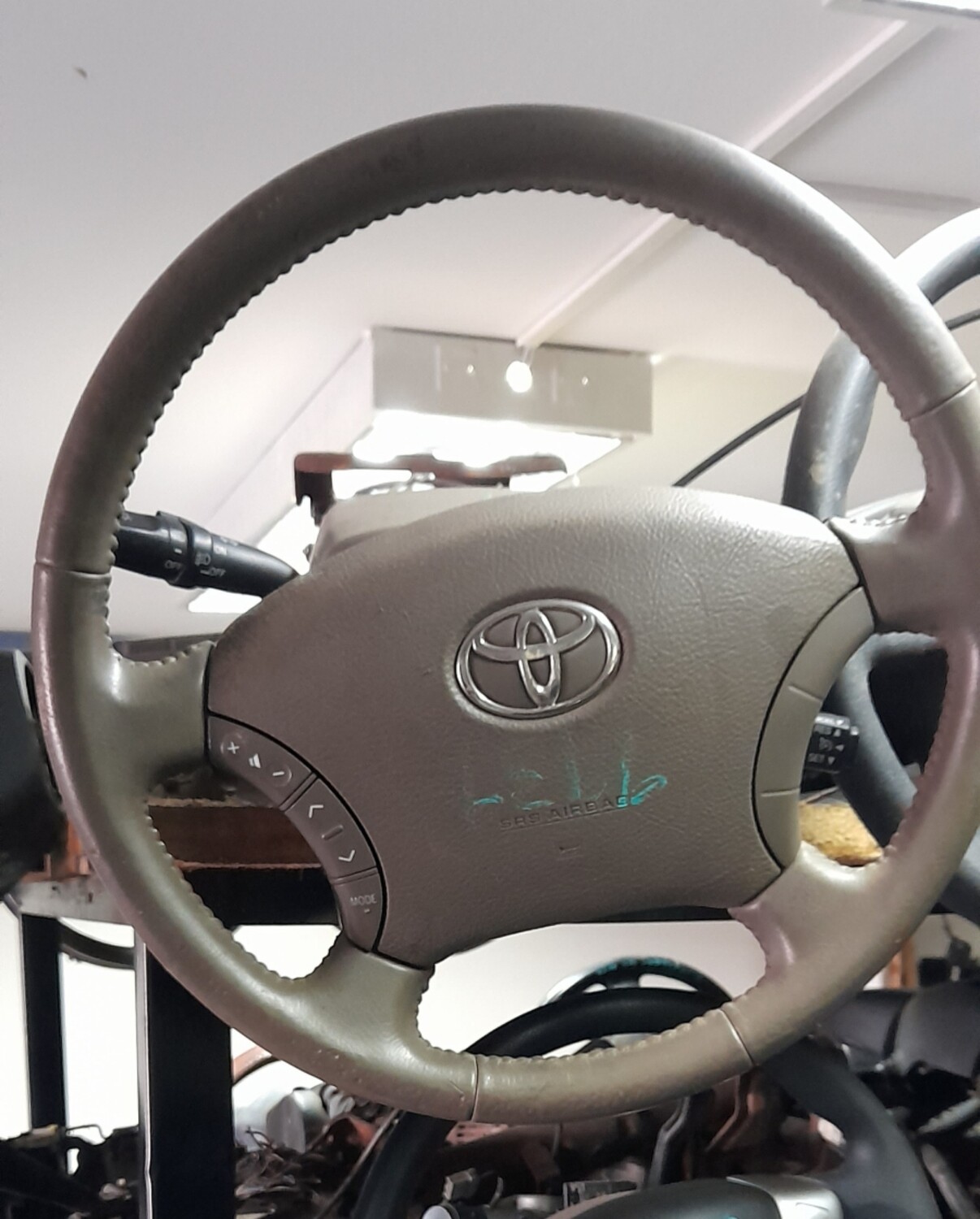 Volante Toyota 9939
