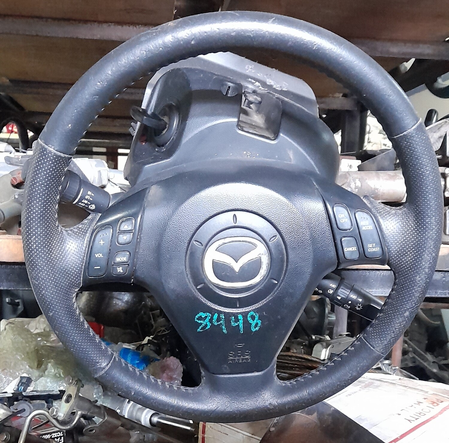 Volante Mazda 8448