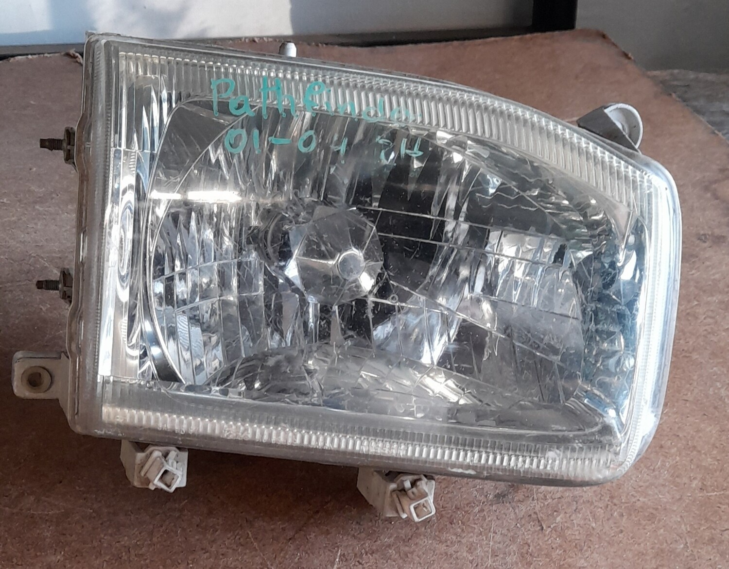 Farol Nissan Pathfinder 2001 - 2004