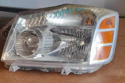 Farol Nissan Titan