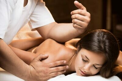 60 Minutes Session Deep Tissue Massage with Aromatherapy and Aroma Scalp Massage