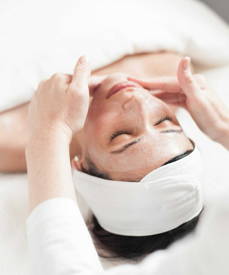 10 Sessions - 60 Minutes Session La Care Aroma Signature Facial