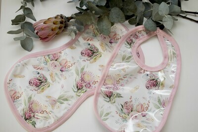 Homegrown SA bib and burp cloth bundle Homegrown SA bib and burp cloth bundle