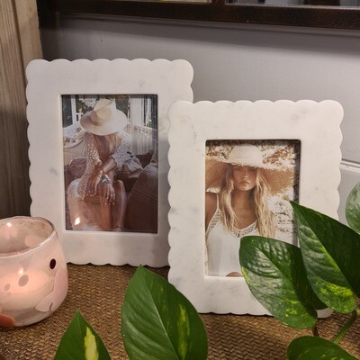 Marble Scalloped Photo Frame