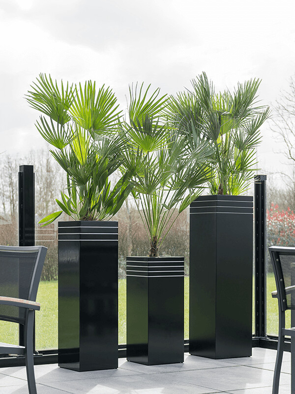 Baq Line-Up Tower  Planter  with liner and wheelplate