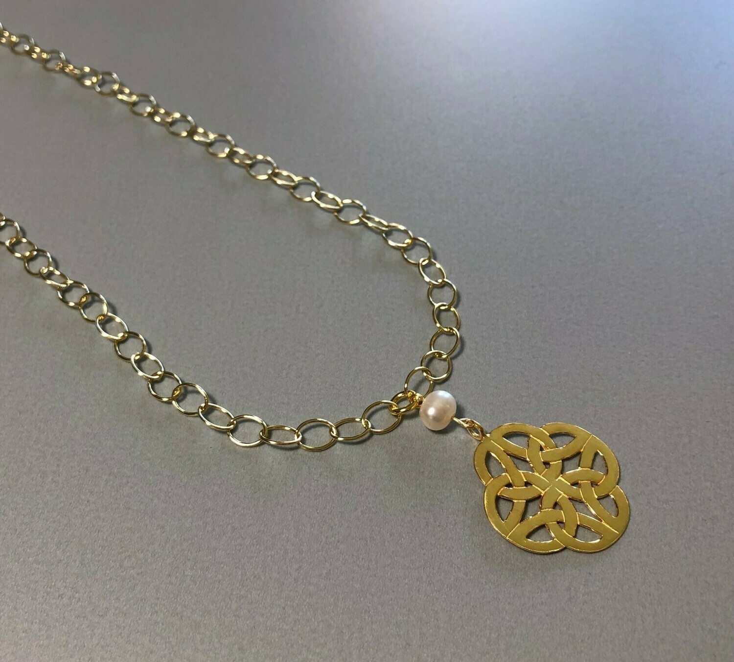 Lange Gliederkette mit Symbol Silber vergoldet und Perle