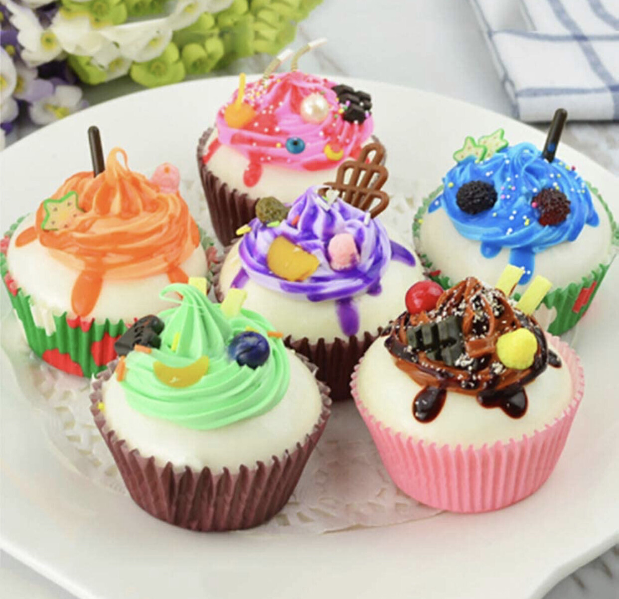 6 Artificial Realistic Cupcakes