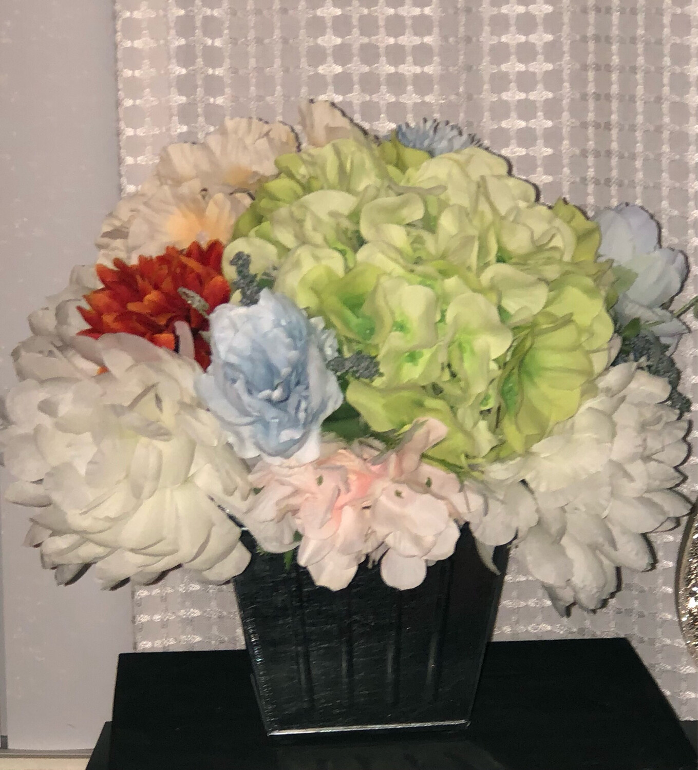 Beautiful Pastel Color Artificial Flower Center Piece