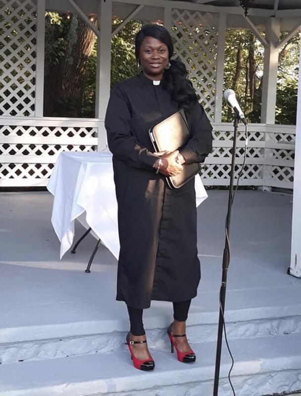 Wedding officiant
