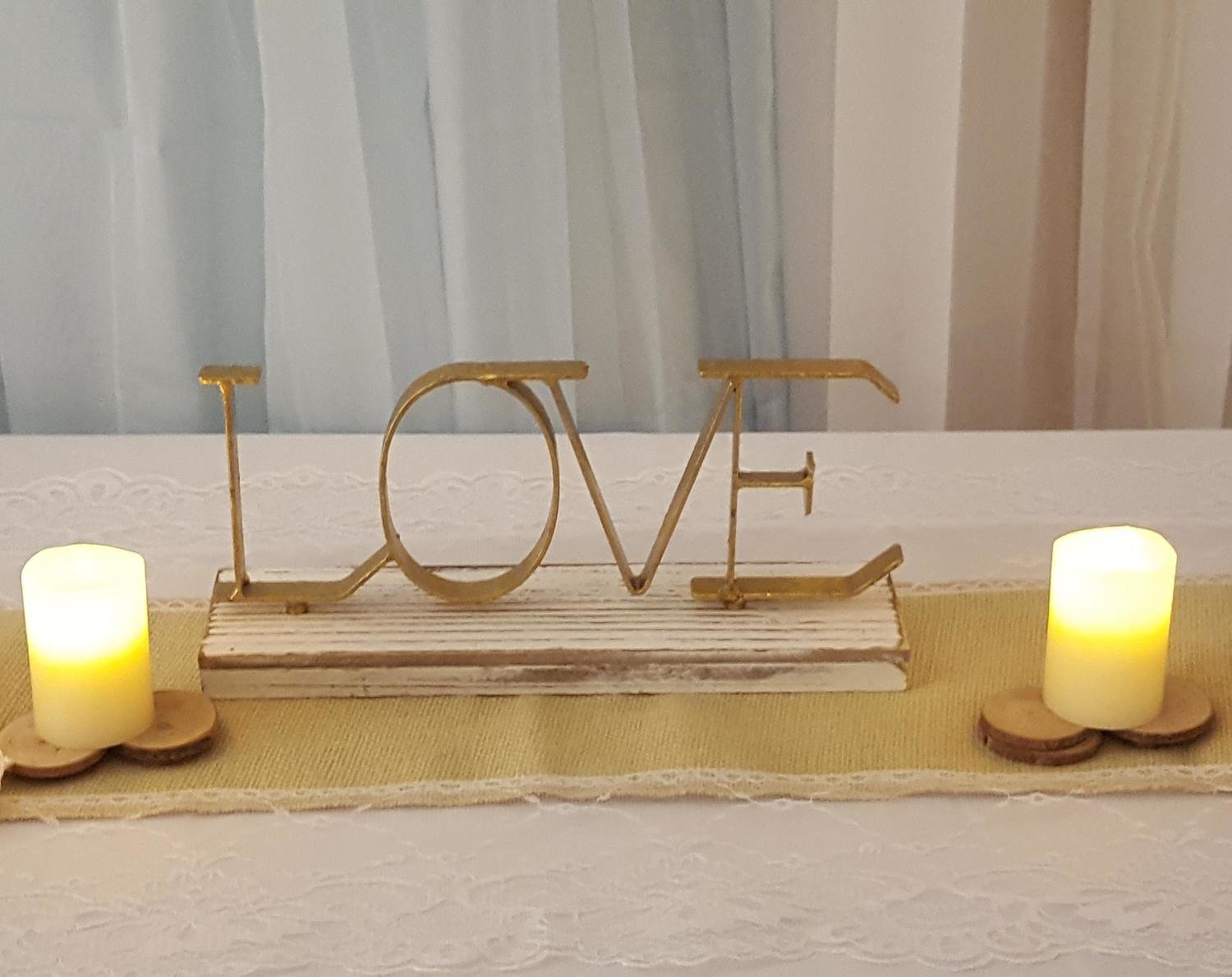 Rustic Love sign (A)