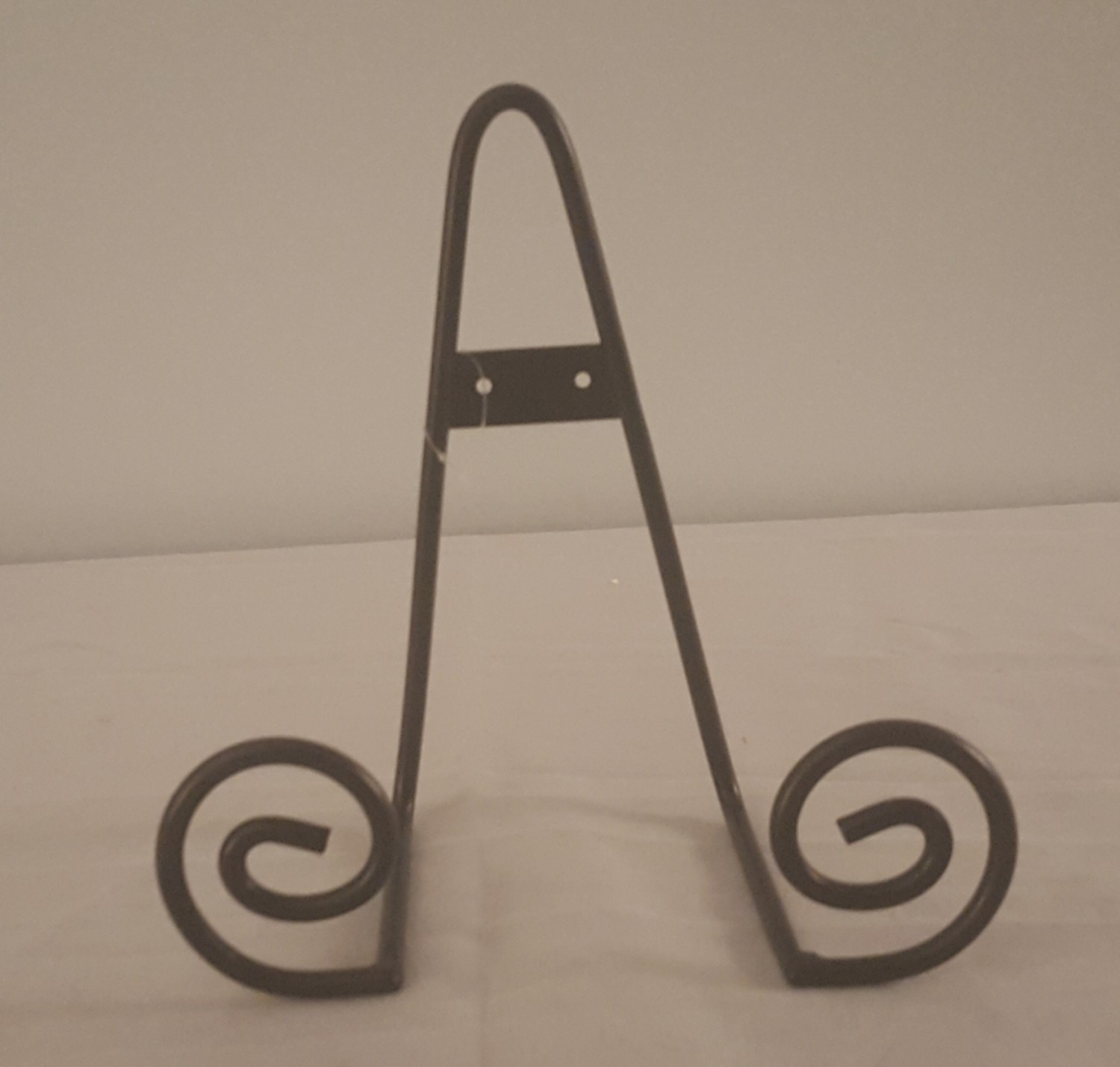 Black metal table top easel