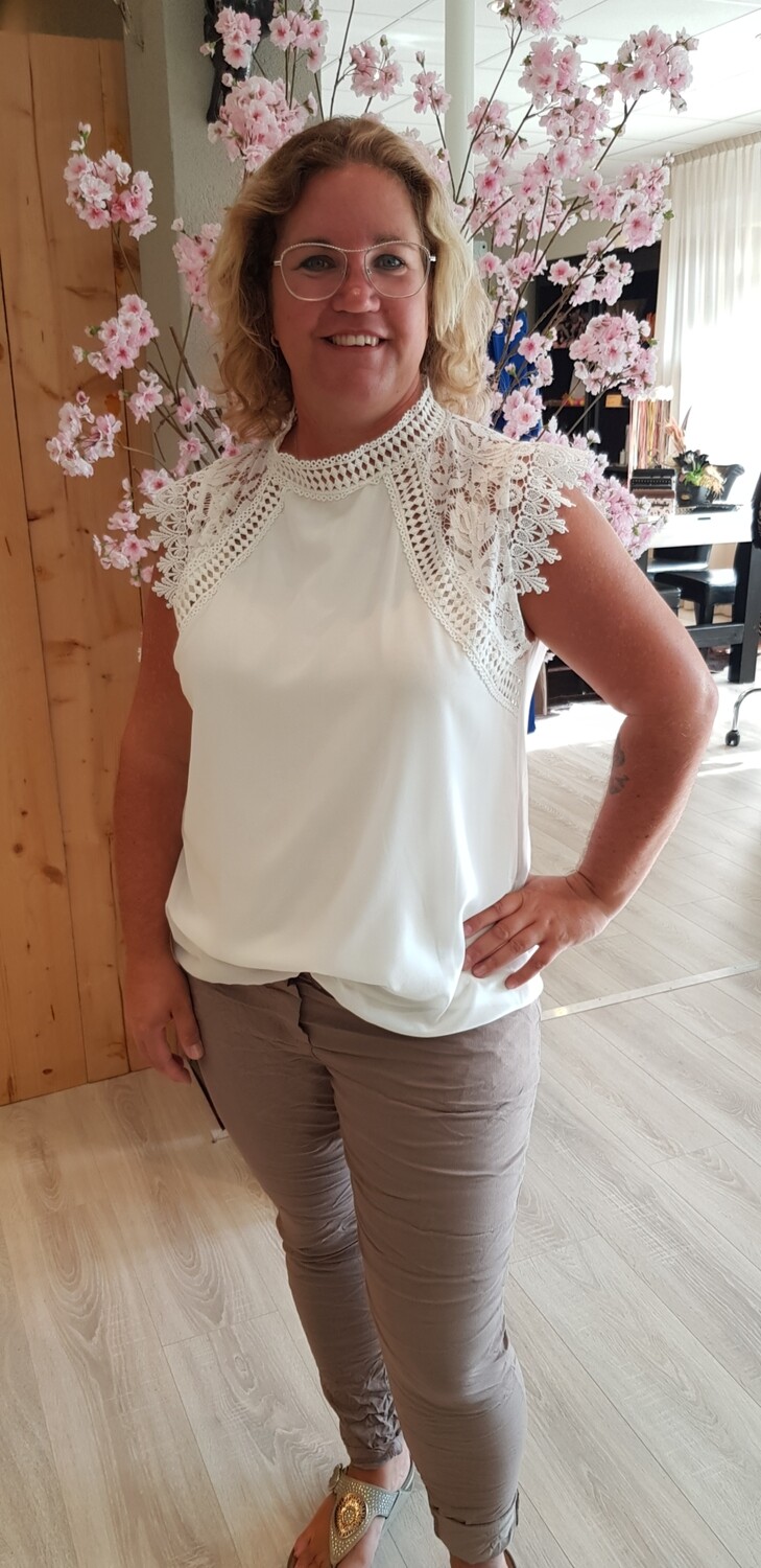 Lacy top met kant wit