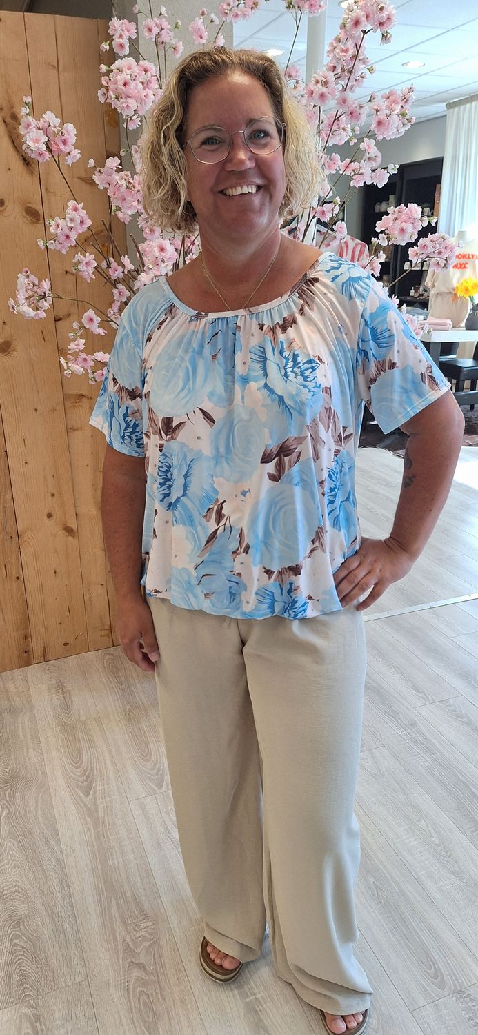Top licht blauw print beige