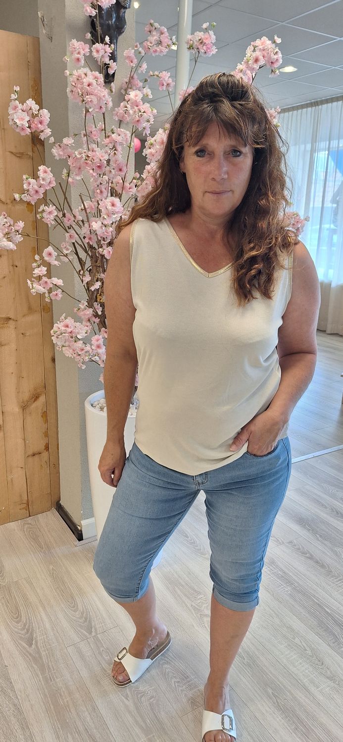 Top met goud afgewerkte biesjes Robin Beige