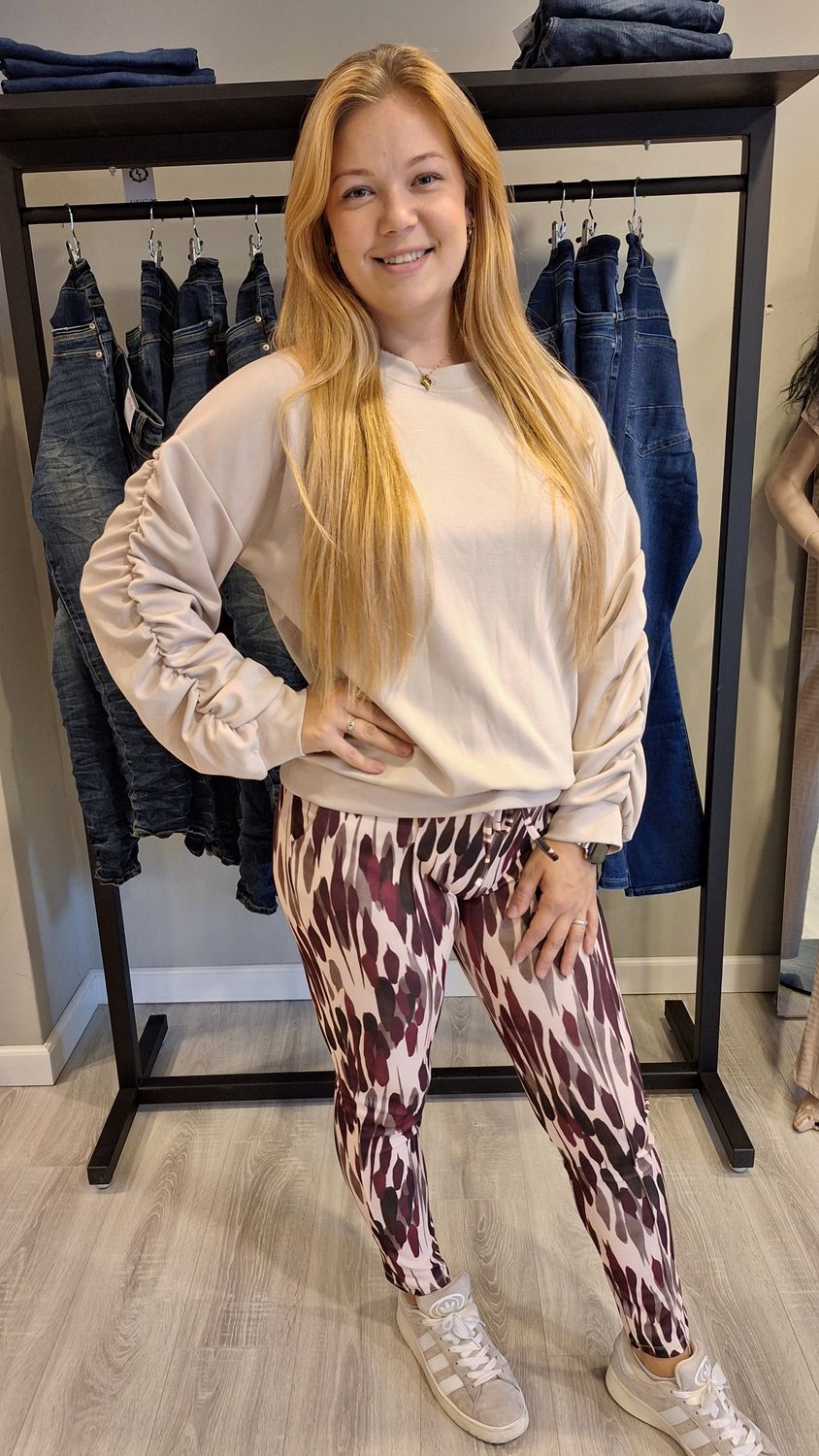 Trui met smock mouw crème