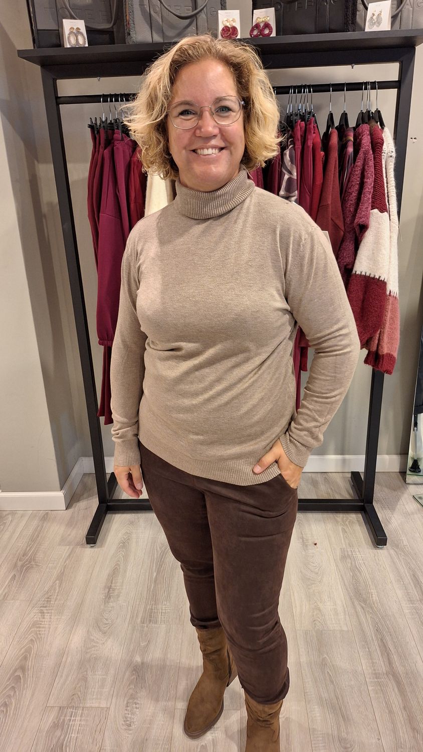 Colletje Taupe