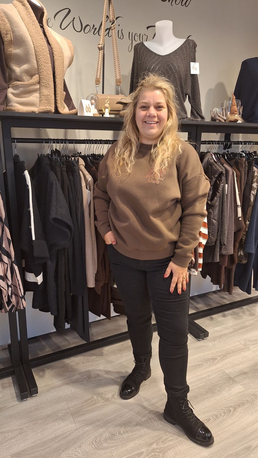 Sweater Amour Club bruin