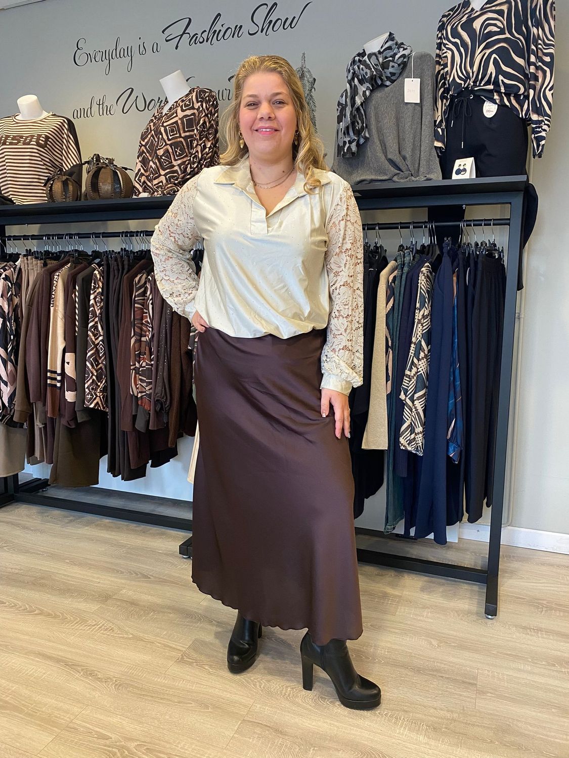 Satijnen blouse met glinster creme