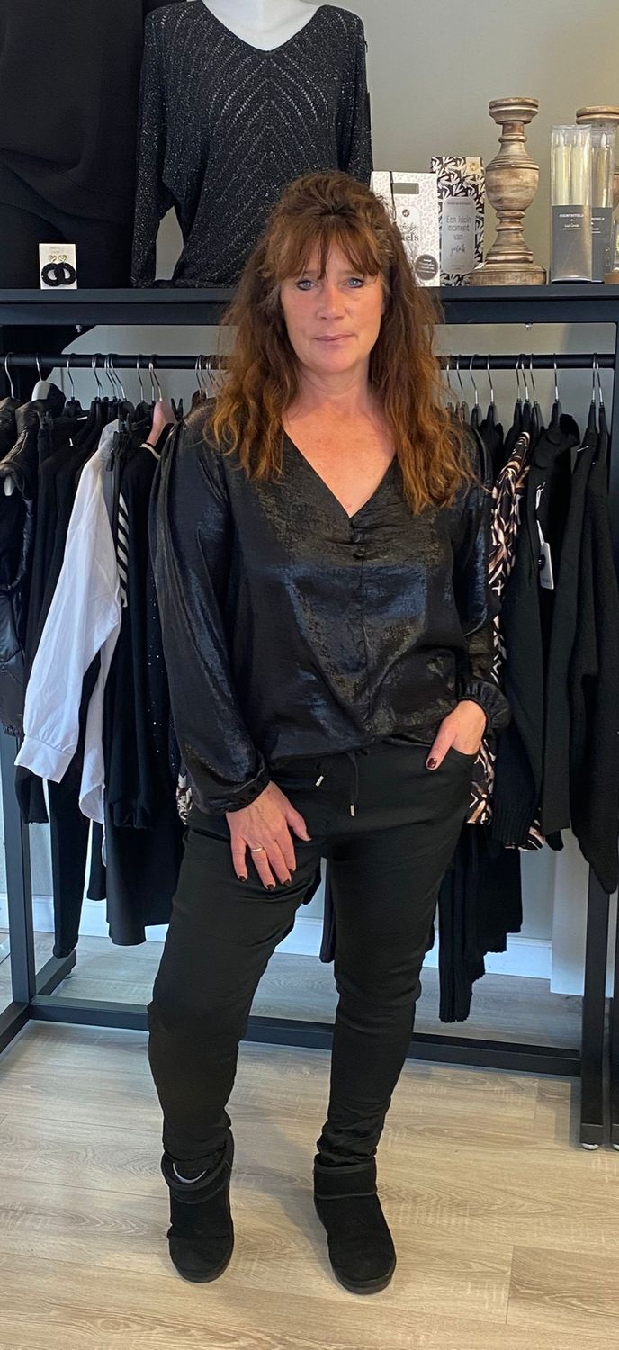 Laklook blouse zwart