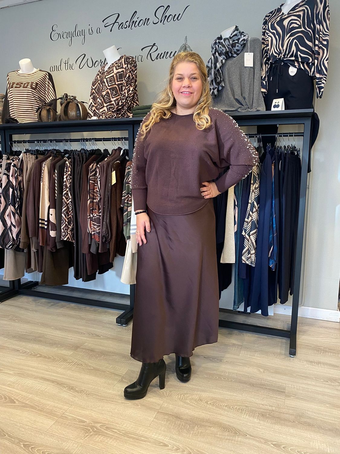 Satijnen rok donker diep bruin