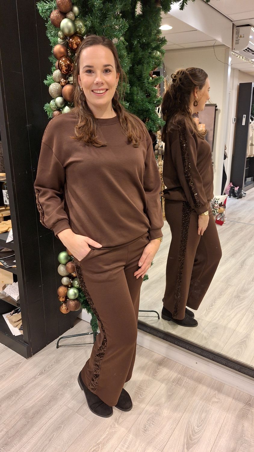 Feestelijk pak bruin