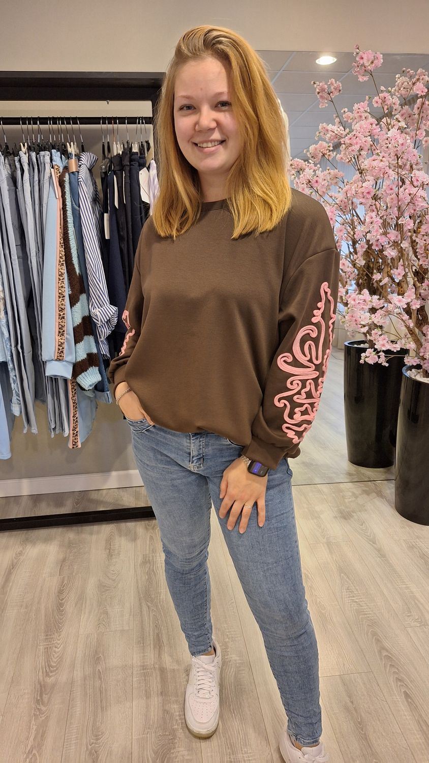 Sweater Borduur bruin