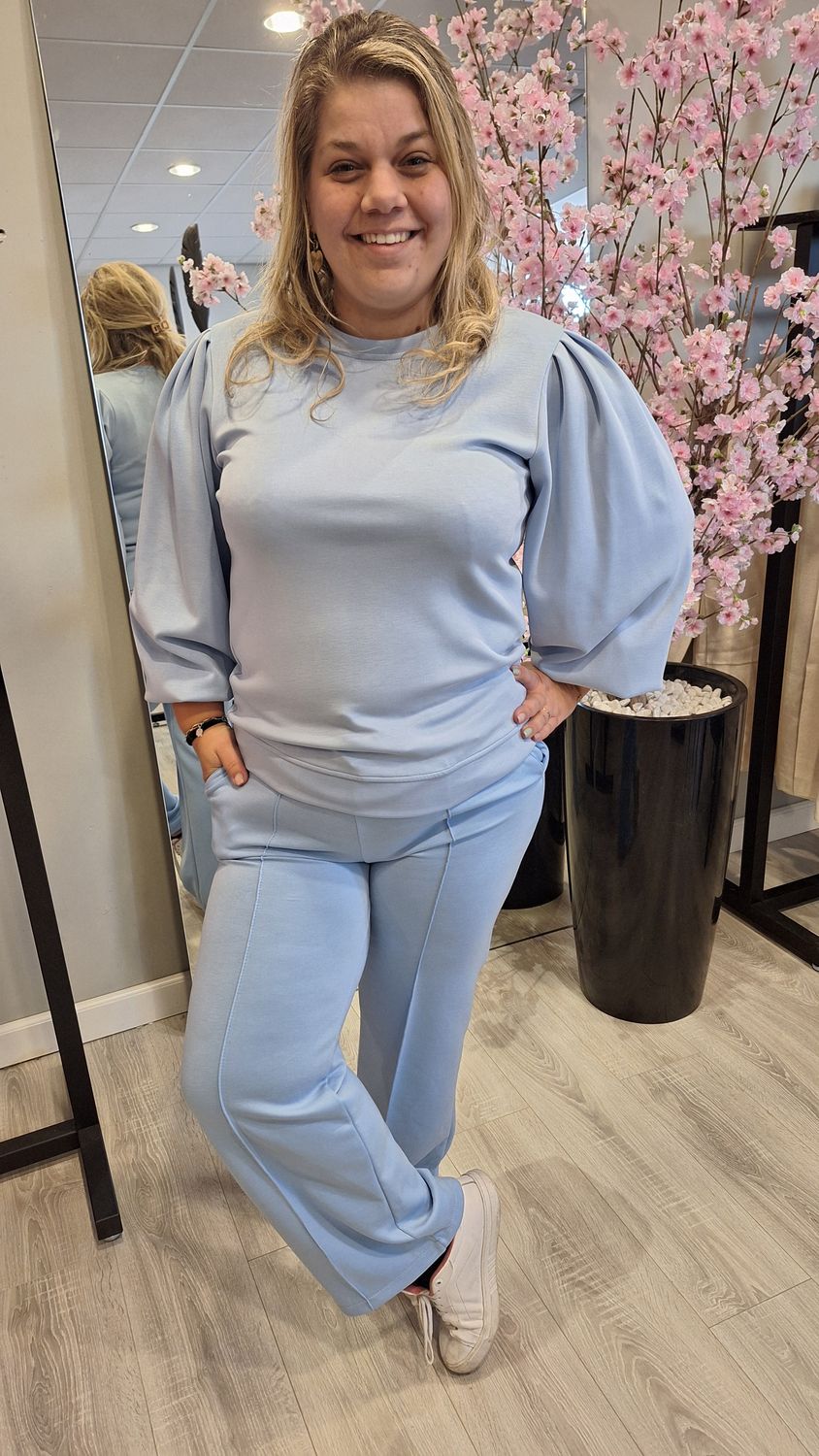 Mooij Sweater licht blauw