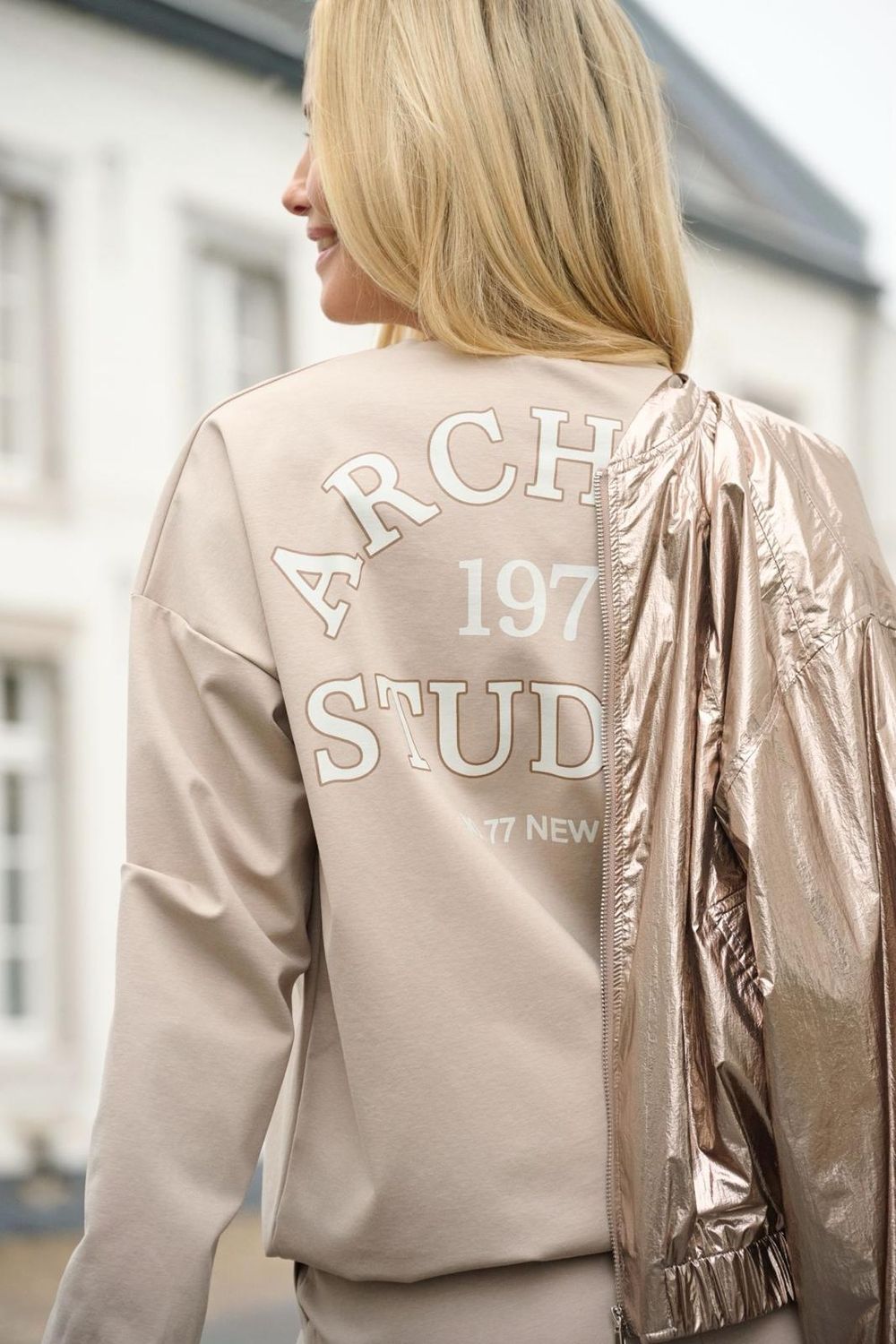 Zoso – Emmy Sporty Sweater – Sand Stone