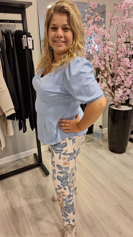 Top Beau licht blauw