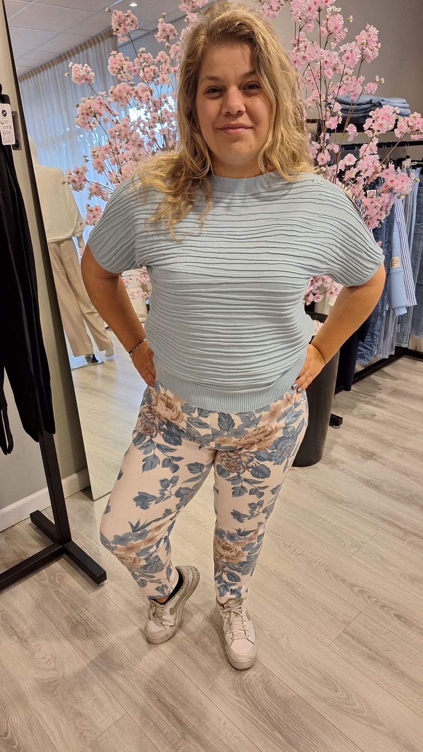 Truitje Mees licht blauw