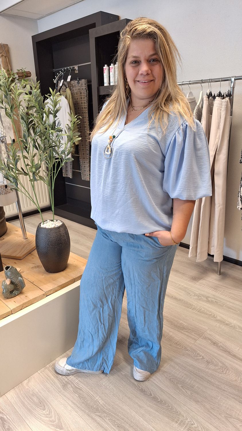 Blouse Juul licht blauw