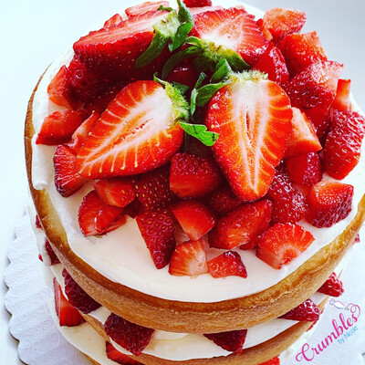  Signature Strawberry Tall Cake (6 Inch)