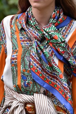 ECHARPES & FOULARDS