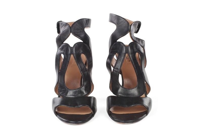 ALAÏA - Escarpins
T39 EU ALAÏA - Escarpins
T39 EU