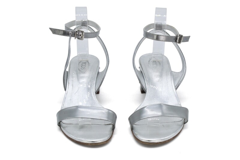 TOD'S - Sandales à talon
T38.5 EU TOD'S - Sandales à talon
T38.5 EU