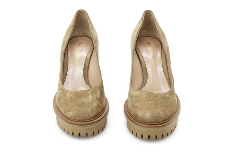 GIANVITO ROSSI - Chaussures à talon
T37.5 EU GIANVITO ROSSI - Chaussures à talon
T37.5 EU