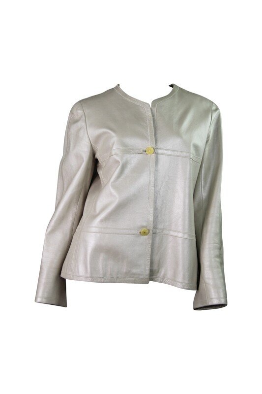 CHANEL - Veste en cuir
T42 FR CHANEL - Veste en cuir
T42 FR