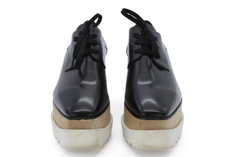 STELLA McCARTNEY - Elyse Sneakers
T39 EU STELLA McCARTNEY - Elyse Sneakers
T39 EU