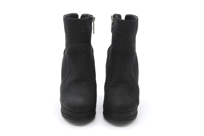 CHANEL - Bottines
T39 EU CHANEL - Bottines
T39 EU