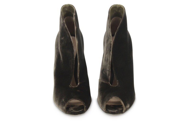 GIANVITO ROSSI - Chaussures à talon
T36.5 EU GIANVITO ROSSI - Chaussures à talon
T36.5 EU