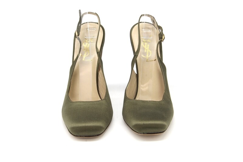 YVES SAINT LAURENT - Chaussures à talon
T39 EU YVES SAINT LAURENT - Chaussures à talon
T39 EU