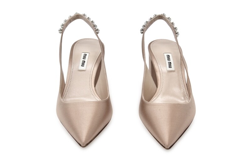 MIU MIU - Escarpins
T38.5 EU MIU MIU - Escarpins
T38.5 EU