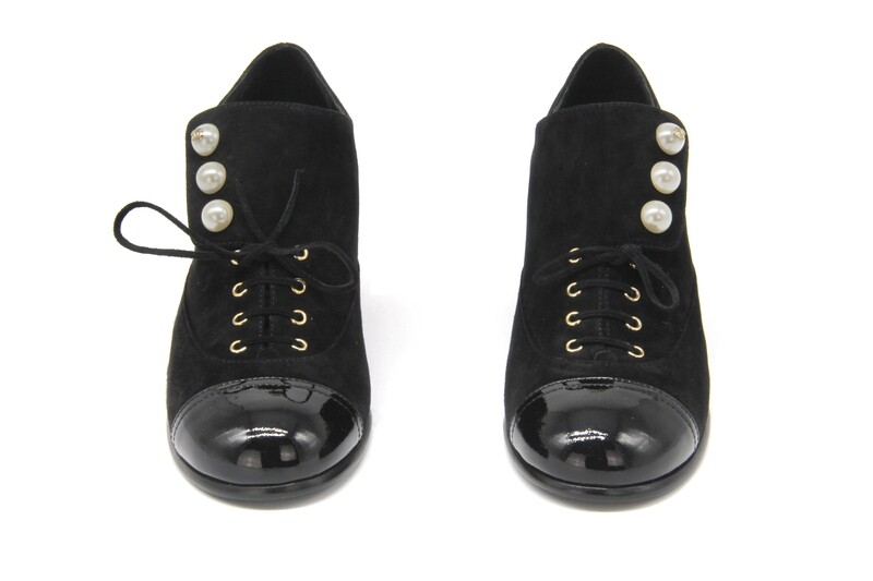 CHANEL - Bottines
T39 EU CHANEL - Bottines
T39 EU