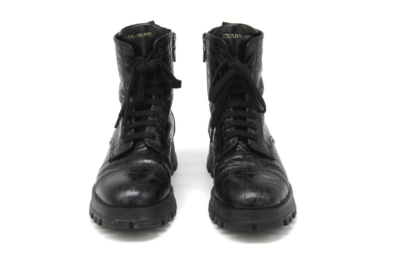 PRADA - Bottines
T38 EU PRADA - Bottines
T38 EU