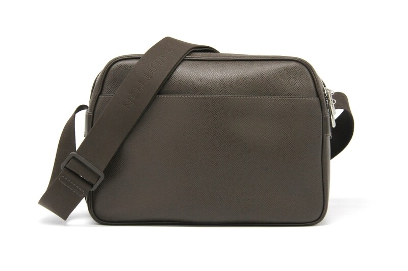 LOUIS VUITTON - Sac en bandoulière LOUIS VUITTON - Sac en bandoulière