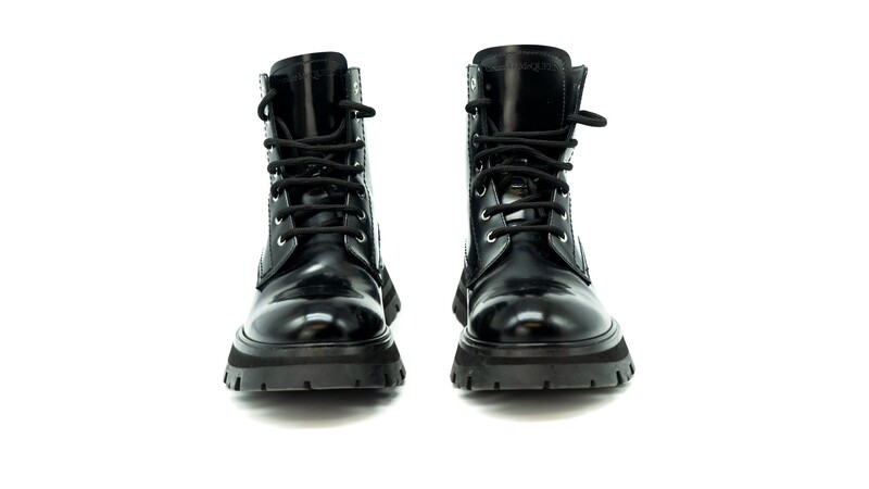 ALEXANDER McQUEEN - Boots
T37 EU ALEXANDER McQUEEN - Boots
T37 EU