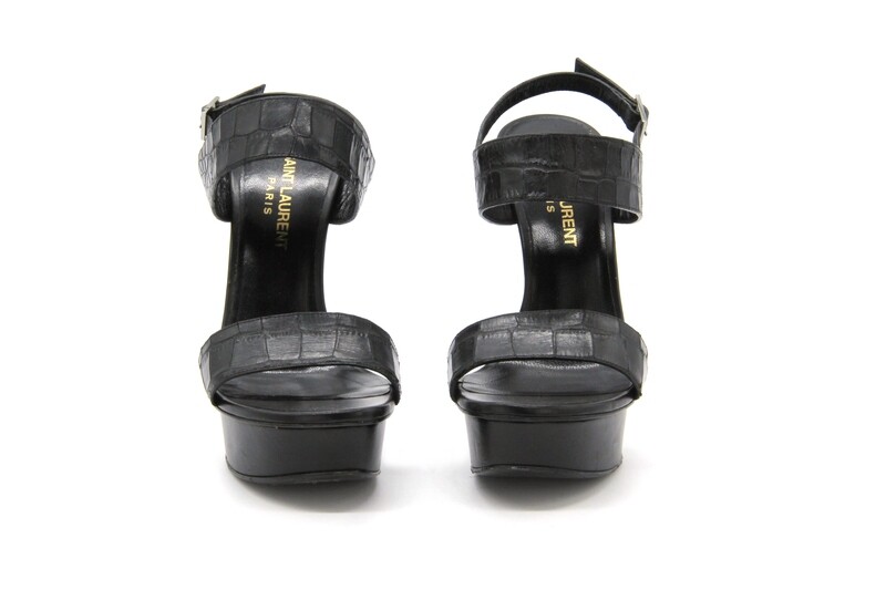 YVES SAINT LAURENT - Escarpins
T35.5 EU YVES SAINT LAURENT - Escarpins
T35.5 EU