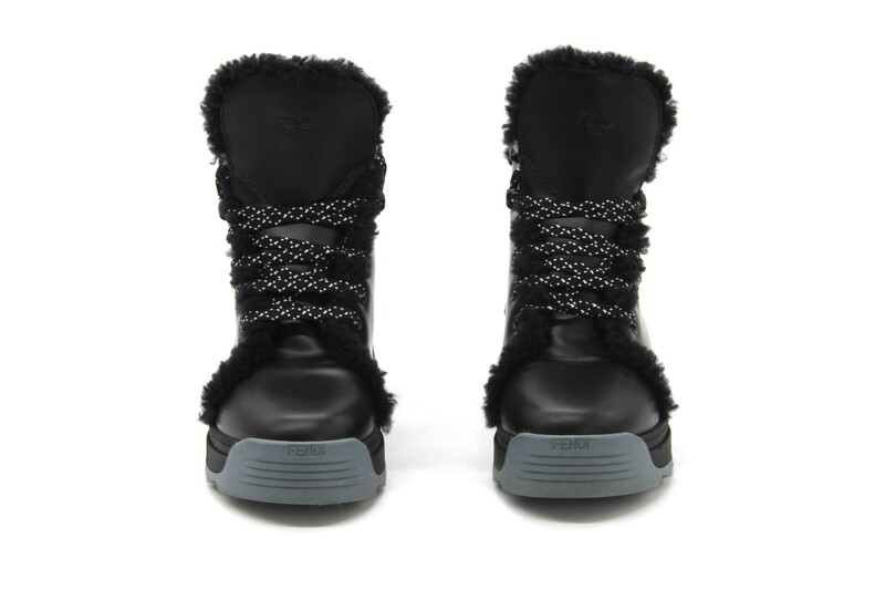 FENDI - Boots
T36 EU FENDI - Boots
T36 EU